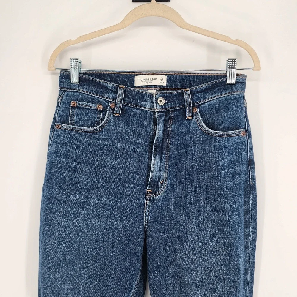 A&F NWT Curve Love Ankle Straight Jeans Size 6R Retro Grunge Casual Blue Comfort